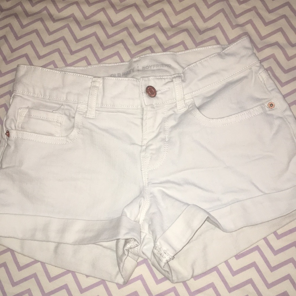 old navy boyfriend fit white shorts